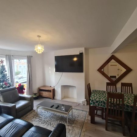 3-Bed House In London Self-Contained In Ladywell Villa Esterno foto