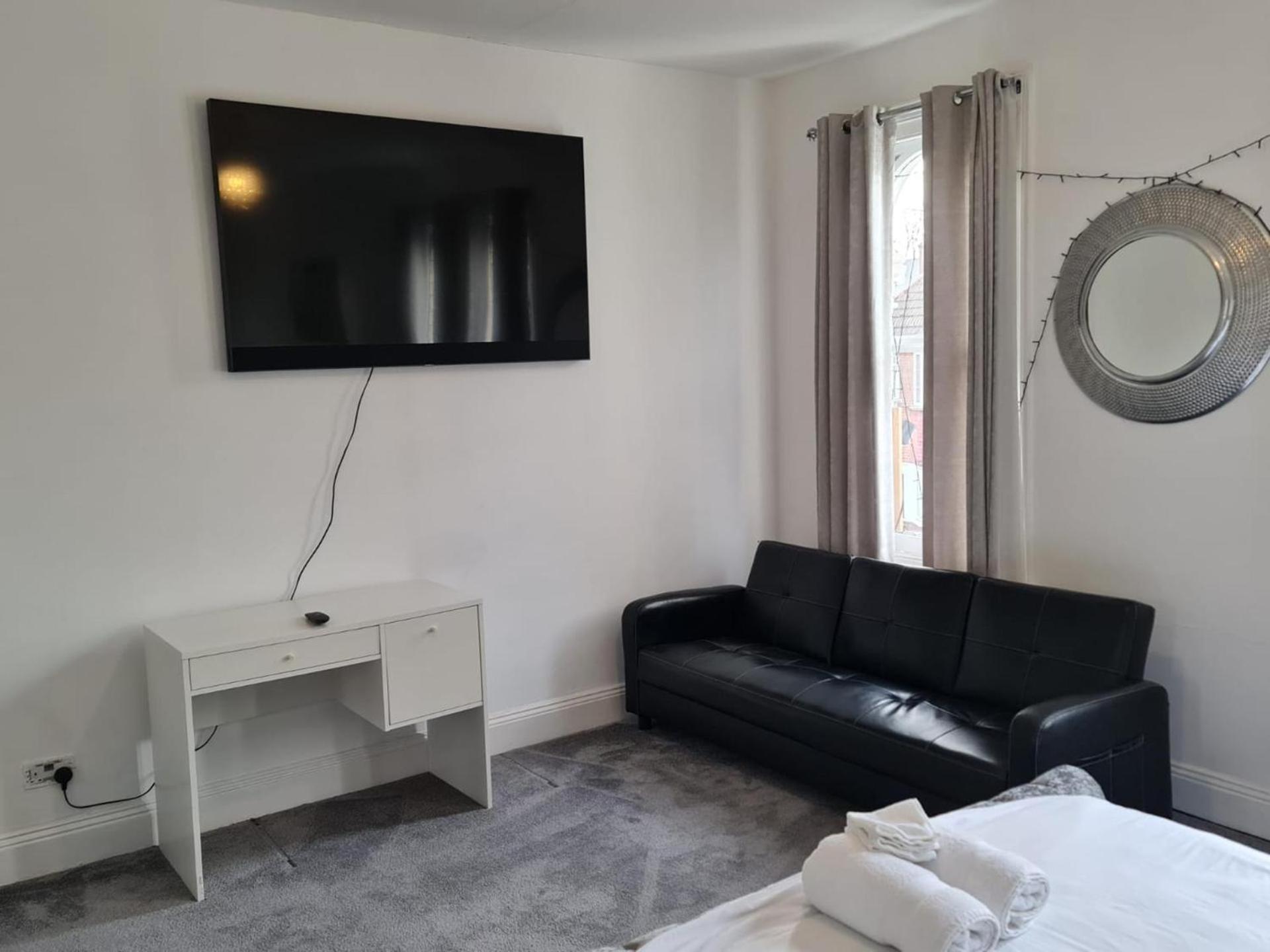 3-Bed House In London Self-Contained In Ladywell Villa Esterno foto